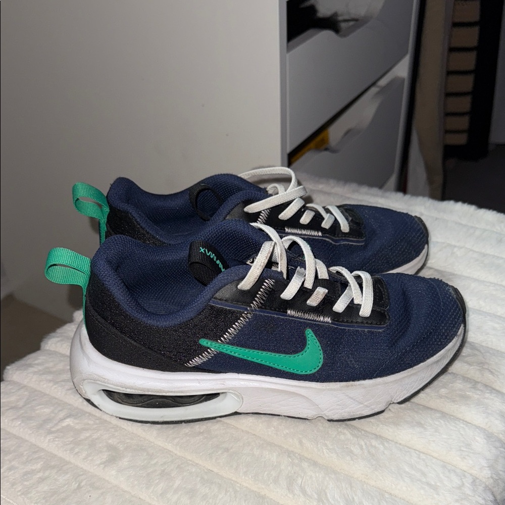 BOYS' NIKE BIG KID AIR MAX INTRLK LITE RUNNING SHOES